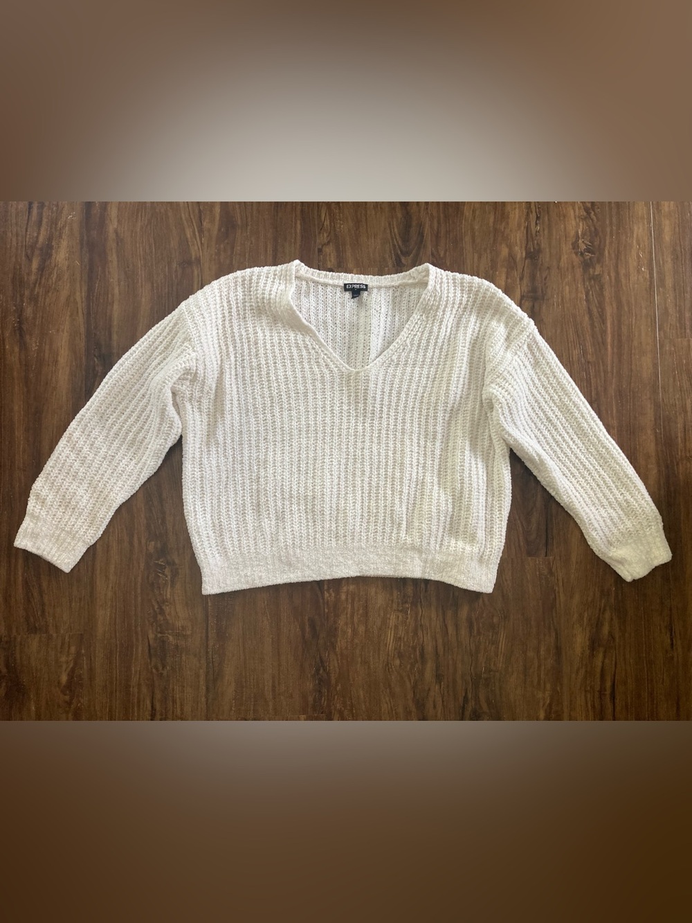 Express White V-Neck Textured Knit Sweater Women’s Size XS Oversized Cozy Fall